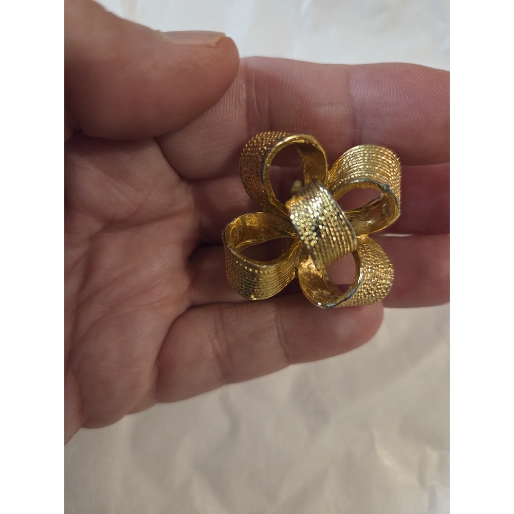 Vintage Kenneth Jay Lane Clip On Earrings - image 1